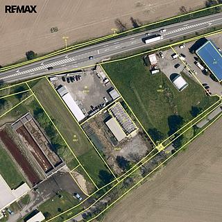 Prodej komerčního pozemku 2 836 m² Jihlava Hosov