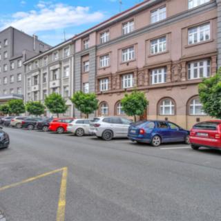 Pronájem bytu 3+1 100 m² Hradec Králové, Mánesova