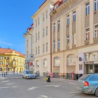 Prodej bytu 3+kk 85 m² Hradec Králové, Šafaříkova