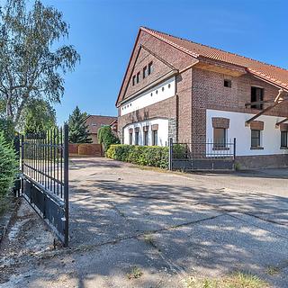 Pronájem skladu 413 m² Hradec Králové Kukleny, Zelená