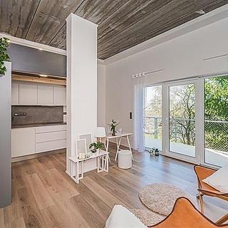 Pronájem bytu 1+kk, garsoniery 33 m² Hradec Králové