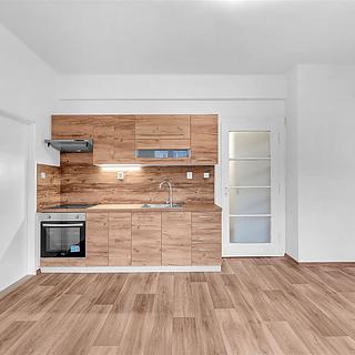 Pronájem bytu 2+kk 56 m&sup2; Hradec Králové