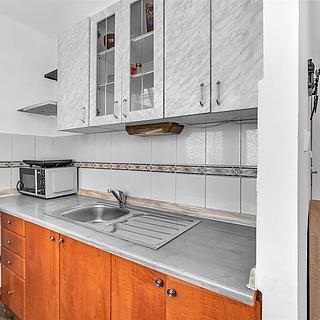 Pronájem bytu 1+kk a garsoniéry 27 m² Hradec Králové Slezské Předměstí, Severní