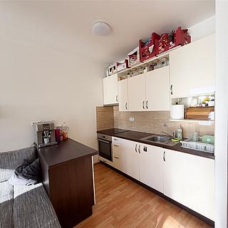 Pronájem bytu 2+kk 60 m² Hradec Králové Třebeš, Ve Stromovce
