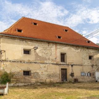 Prodej zemědělského objektu 2500 m² Počedělice