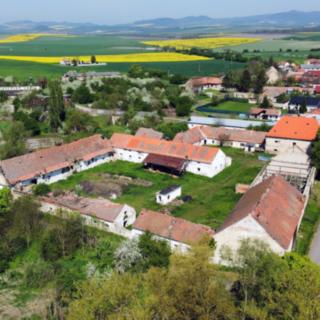 Prodej zemědělské usedlosti 2 500 m² Počedělice Volenice