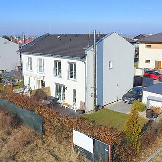 Pronájem rodinného domu 94 m² Horoměřice, Karla IV.