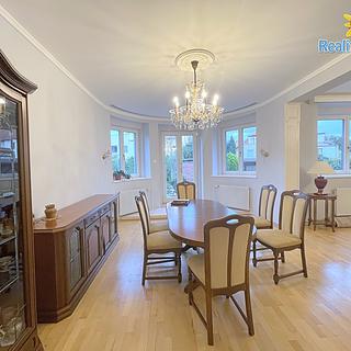 Pronájem bytu 4+1 103 m² Praha