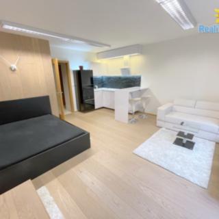 Pronájem bytu 1+kk, garsoniery 35 m² Praha