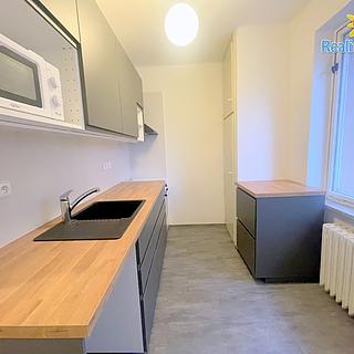 Pronájem bytu 4+1 86 m² Praha Záběhlice, Střimelická