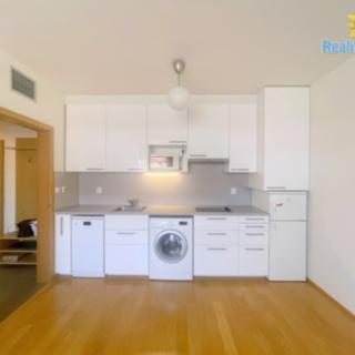 Pronájem bytu 2+kk 38 m² Praha Nové Město, Lublaňská