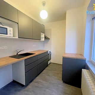 Pronájem bytu 4+1 86 m² Praha Záběhlice, Střimelická