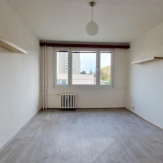 Pronájem bytu 1+kk a garsoniéry 25 m² Praha Malešice, Káranská
