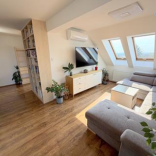 Prodej bytu 4+1 110 m² Praha Březiněves, Bezinková