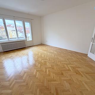 Pronájem bytu 1+kk a garsoniéry 34 m² Praha Nusle, Nuselská