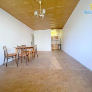 Pronájem bytu 3+1 68 m² Praha Modřany, Plevenská