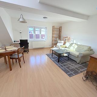 Pronájem bytu 2+kk 50 m² Praha