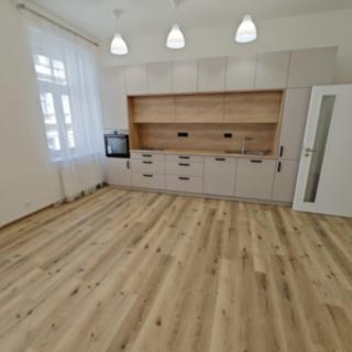 Pronájem bytu 3+kk 81 m² Praha