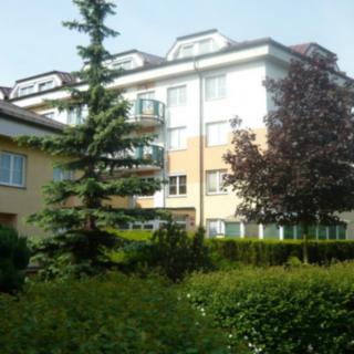 Pronájem pokoje, 87m²