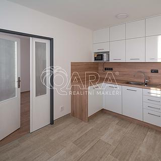 Pronájem bytu 3+1 68 m² Praha Prosek, Jablonecká