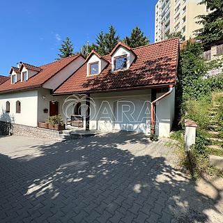 Prodej rodinného domu 322 m&sup2; Praha