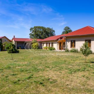 Prodej rodinného domu 340 m² Svárov