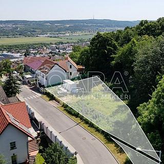 Prodej stavební parcely 947 m² Praha Radotín, Strážovská
