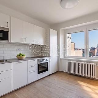 Pronájem bytu 2+1 84 m&sup2; Praha