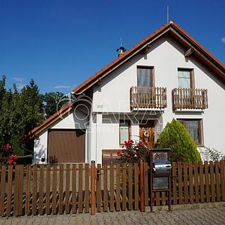 Prodej rodinného domu 115 m² Hrochův Týnec, Zámecká