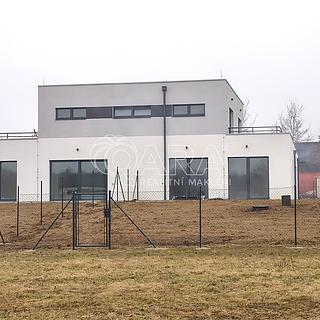 Prodej bytu 4+kk 106 m&sup2; Vysoký Újezd
