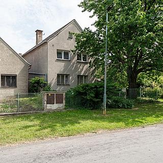 Prodej rodinného domu 290 m&sup2; Újezd