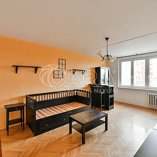 Pronájem bytu 3+1 84 m² Praha