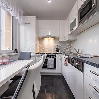 Pronájem bytu 3+1 75 m² Praha