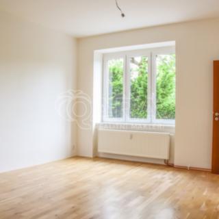 Pronájem bytu 2+kk 42 m² Praha