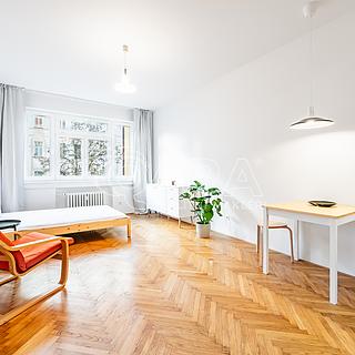 Pronájem bytu 1+kk, garsoniery, 34m²