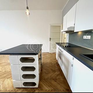 Pronájem bytu 2+kk 50 m² Praha Nové Město, Na slupi