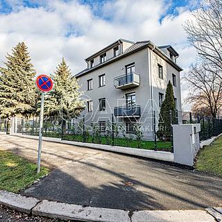 Pronájem bytu 1+kk a garsoniéry 38 m² Praha Strašnice, Květnická