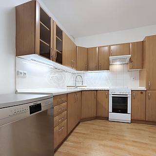 Pronájem bytu 3+kk 87 m&sup2; Roztoky