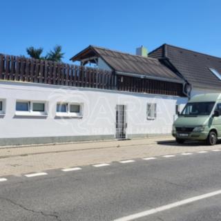 Pronájem bytu 1+1 30 m² Mochov
