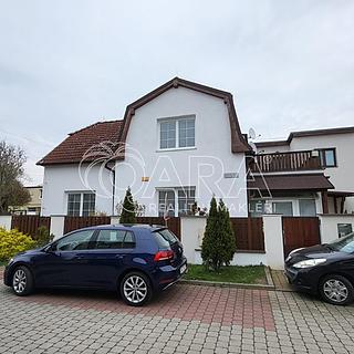 Pronájem rodinného domu 140 m² Praha Horní Počernice, Lukavecká