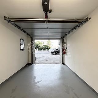 Prodej garáže 15 m² Praha Vinohrady, Perucká