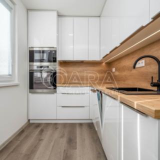 Pronájem bytu 2+1 51 m² Praha