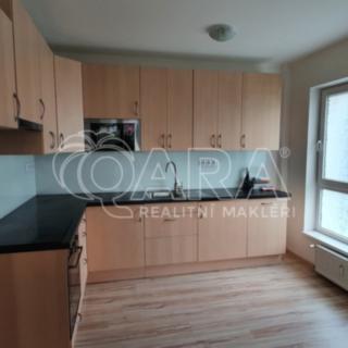 Pronájem bytu 3+kk 85 m² Čelákovice, náměstí 5. května