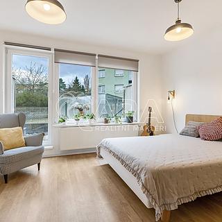 Prodej bytu 1+kk a garsoniéry 48 m² Praha Hlubočepy, Geologická