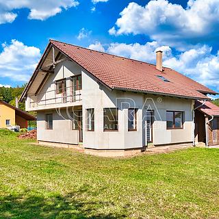 Prodej rodinného domu 227 m² Pamětice