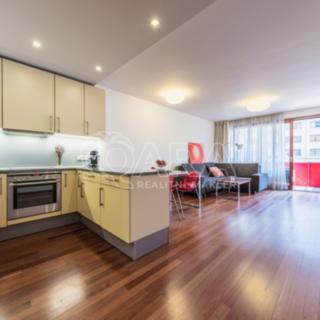 Pronájem bytu 3+kk 92 m² Praha