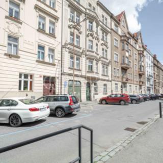 Prodej bytu 3+1 77 m² Praha Bubeneč, Na výšinách