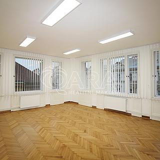 Pronájem kanceláře 82 m&sup2; Praha