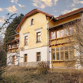 Prodej rodinného domu 324 m&sup2; Senohraby