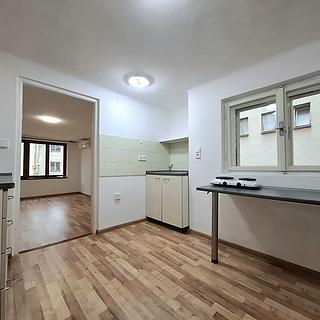 Pronájem bytu 1+1 28 m² Dobruška, Šubertovo nám.